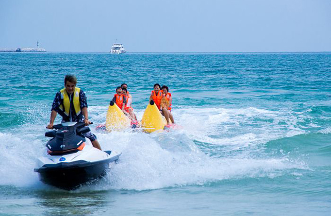 Super Family enjoyed the summer tour on the beach